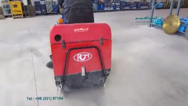 نظافت انبار قطعات با سویپر خودرویی  - Cleaning the warehouse by ride-on sweeper 