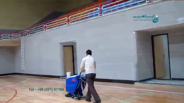 شستشوی کفپوش سالن ورزشی با اسکرابر دستی  - cleaning floor of the gym with walk behind scrubbers 