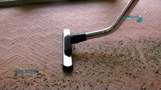 نظافت موکت مسجد با دستگاه جارو برقی  - cleaning the carpet by vacuum cleaner 