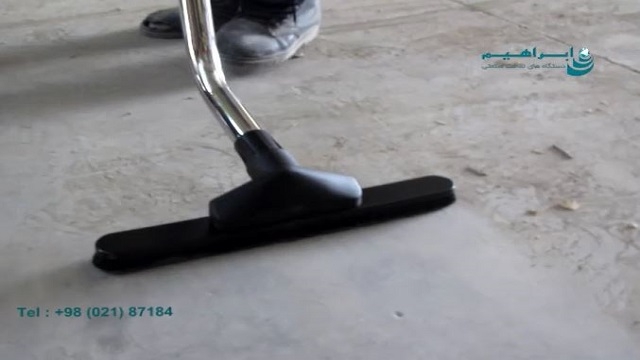 انجام نظافت روتین انبار با مکنده صنعتی  - Perform routine cleaning with industrial vacuum cleaner 