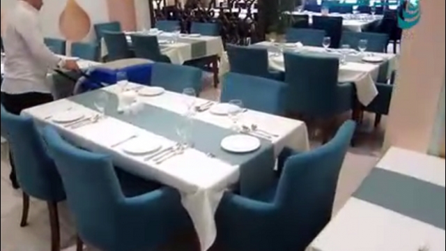 شستشوی رستوران و پارکینگ رستوران با اسکرابر  - Washing the restaurant and parking of the restaurant with a scrubber 