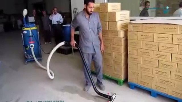 جمع آوری آلودگی های انبار با جاروبرقی صنعتی  - Dust collection warehouse with industrial vacuum cleaners 
